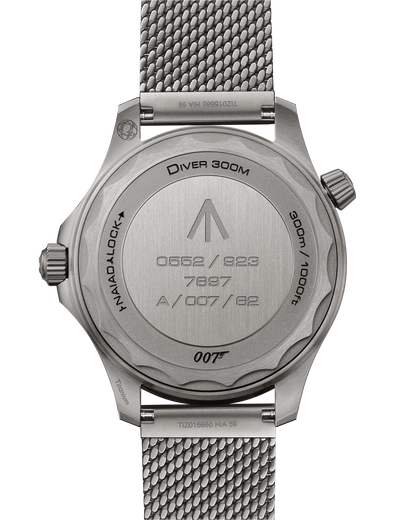 OMEGA Seamaster Diver 300M 007 Edition - ângulo 1